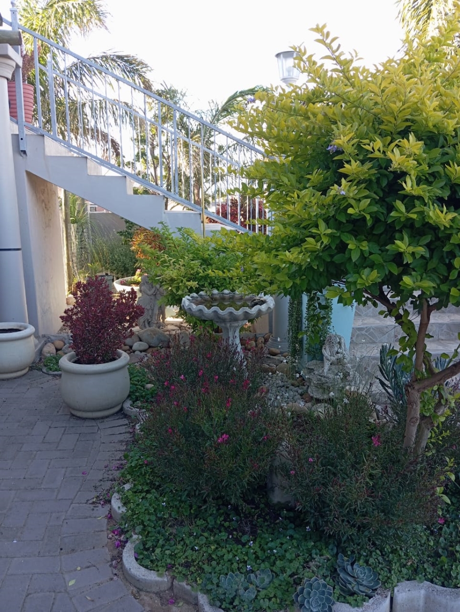 4 Bedroom Property for Sale in Wavecrest Eastern Cape